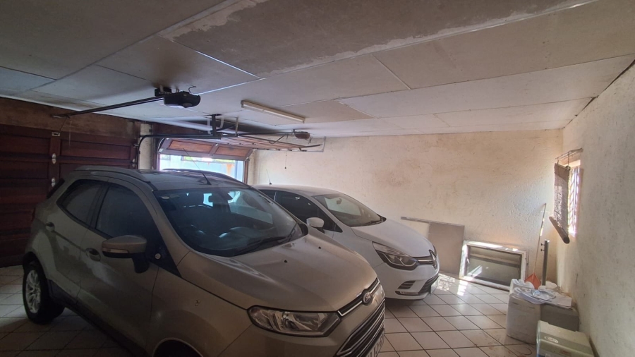 5 Bedroom Property for Sale in Soshanguve M Gauteng