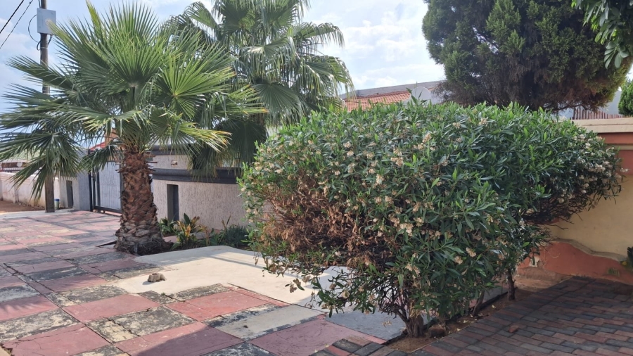 5 Bedroom Property for Sale in Soshanguve M Gauteng