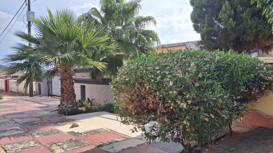 5 Bedroom Property for Sale in Soshanguve M Gauteng
