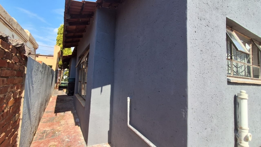 5 Bedroom Property for Sale in Soshanguve M Gauteng