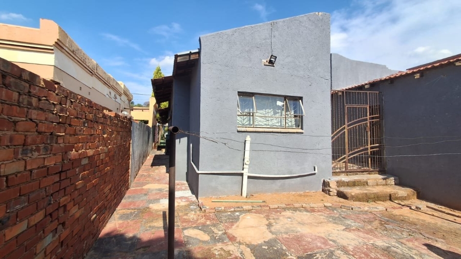 5 Bedroom Property for Sale in Soshanguve M Gauteng