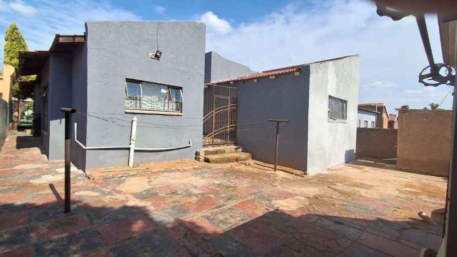 5 Bedroom Property for Sale in Soshanguve M Gauteng