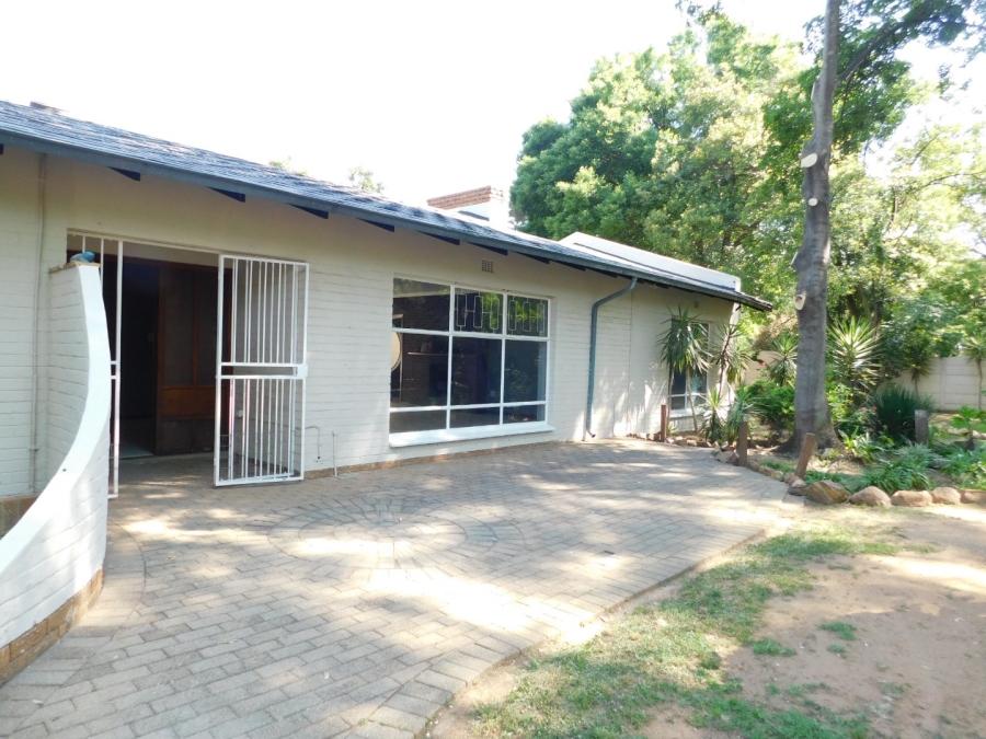 To Let 4 Bedroom Property for Rent in Morehill Gauteng