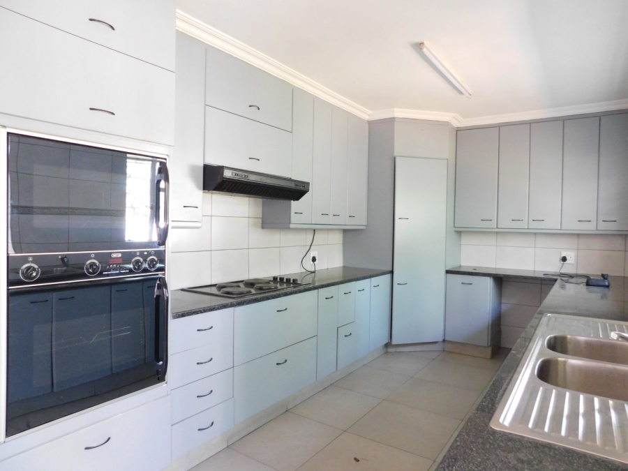 To Let 4 Bedroom Property for Rent in Morehill Gauteng