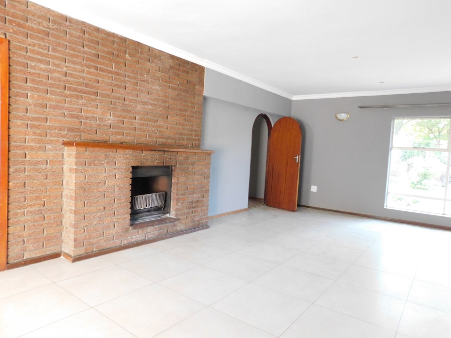 To Let 4 Bedroom Property for Rent in Morehill Gauteng