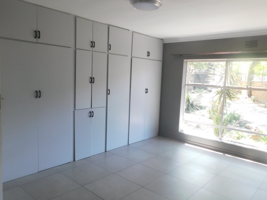 To Let 4 Bedroom Property for Rent in Morehill Gauteng