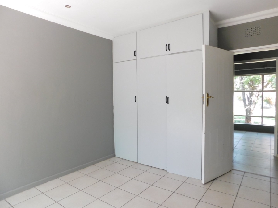 To Let 4 Bedroom Property for Rent in Morehill Gauteng