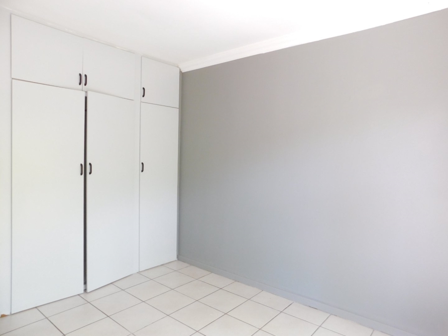 To Let 4 Bedroom Property for Rent in Morehill Gauteng