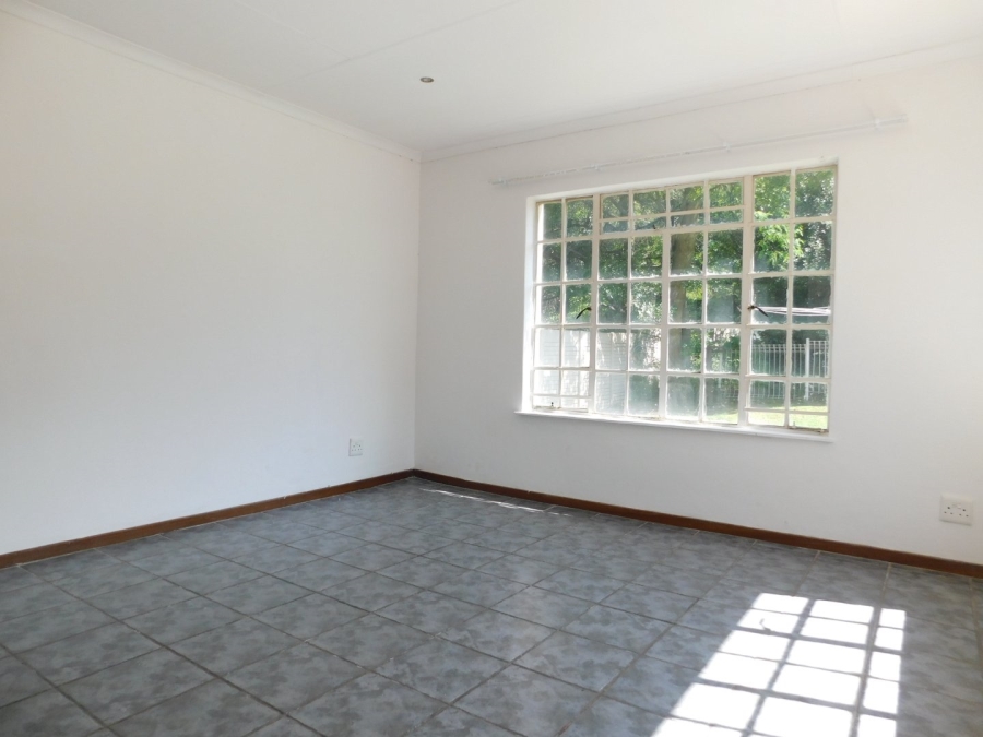 To Let 4 Bedroom Property for Rent in Morehill Gauteng