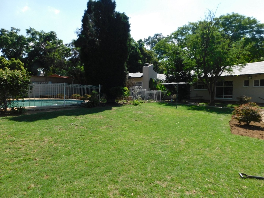 To Let 4 Bedroom Property for Rent in Morehill Gauteng