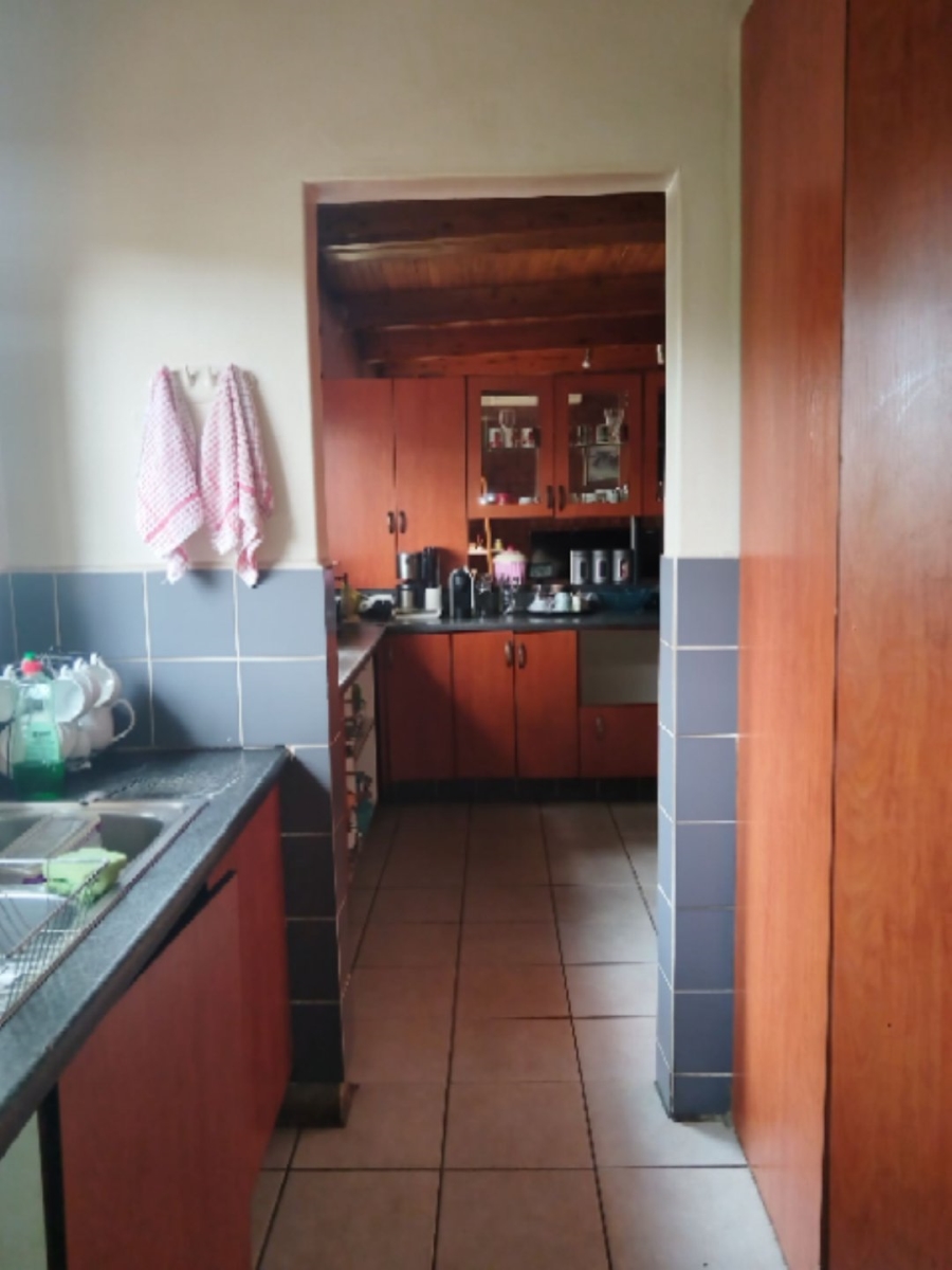 5 Bedroom Property for Sale in Constantia Park Gauteng