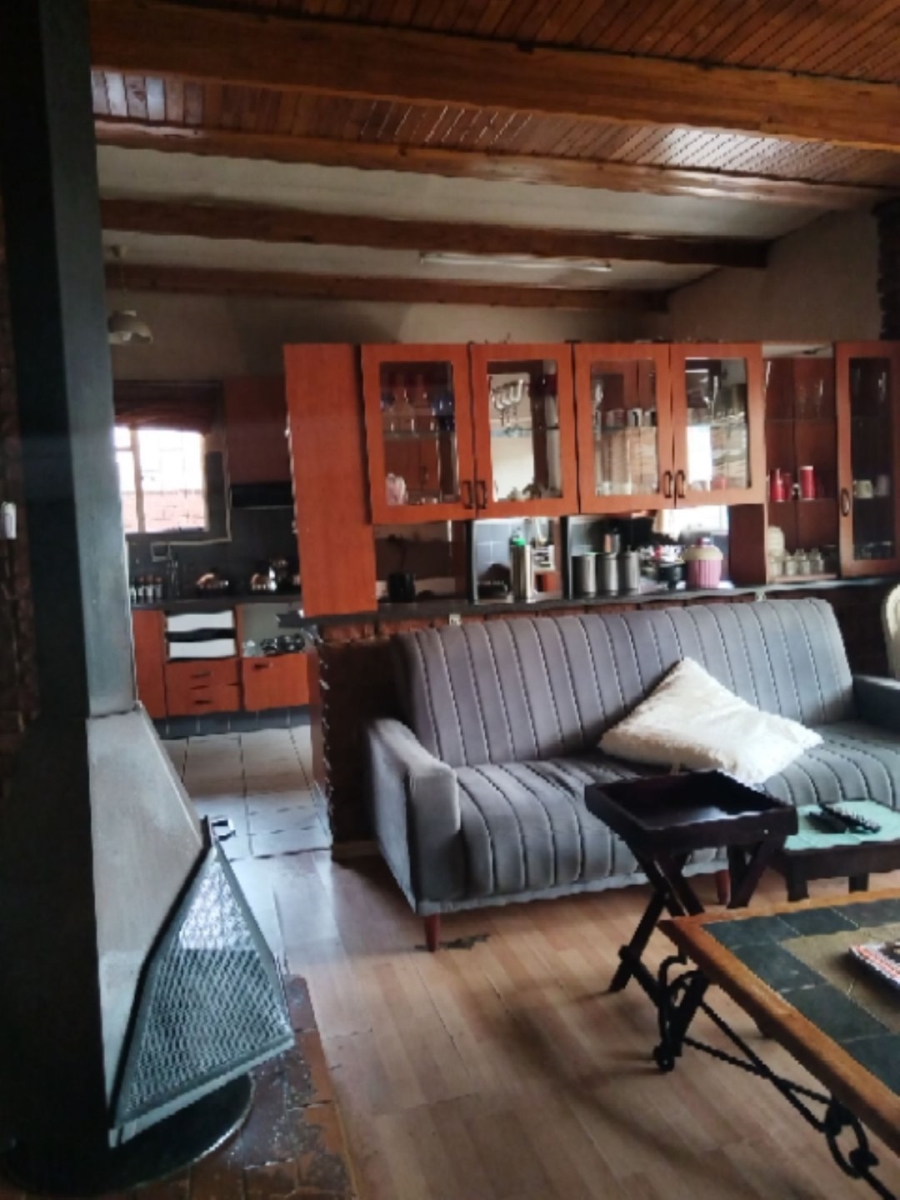 5 Bedroom Property for Sale in Constantia Park Gauteng