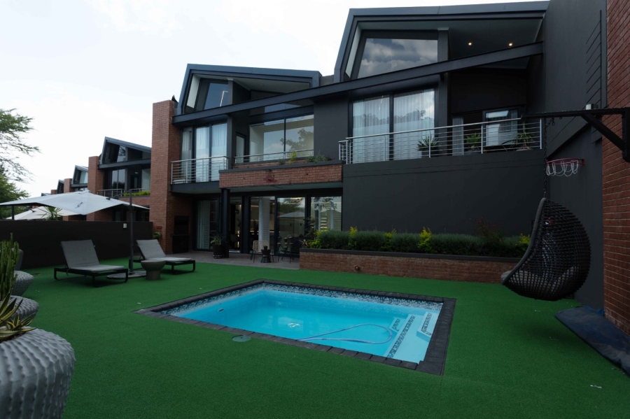 To Let 3 Bedroom Property for Rent in Broadacres Gauteng