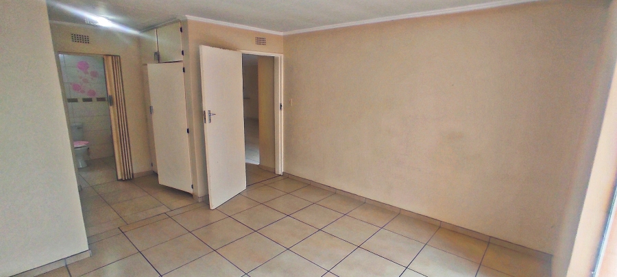 2 Bedroom Property for Sale in Vanderbijlpark SW 1 Gauteng