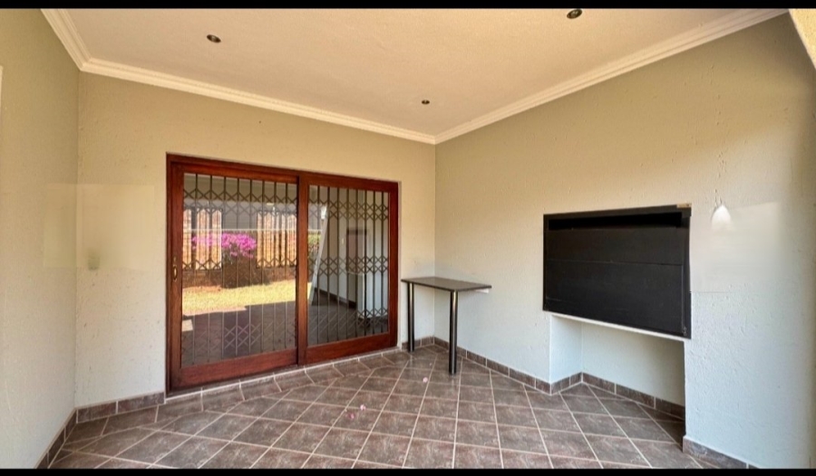 To Let 3 Bedroom Property for Rent in Pierre Van Ryneveld Gauteng