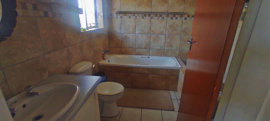 2 Bedroom Property for Sale in Vanderbijlpark SE 3 Gauteng