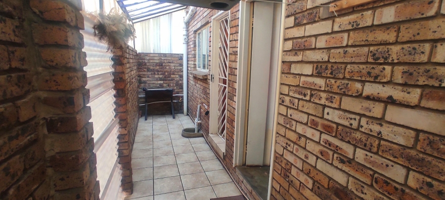 2 Bedroom Property for Sale in Vanderbijlpark SE 3 Gauteng