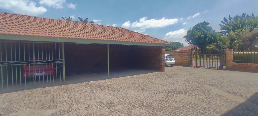 2 Bedroom Property for Sale in Vanderbijlpark SE 3 Gauteng