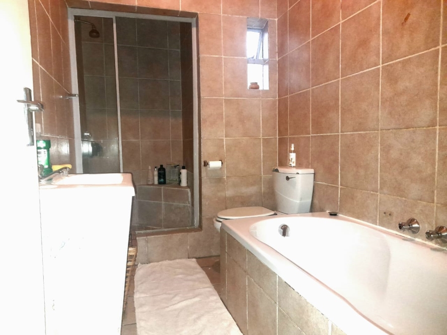 3 Bedroom Property for Sale in Rosettenville Gauteng