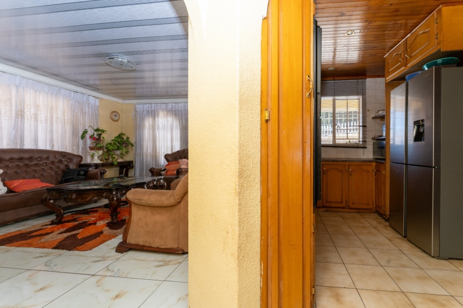 4 Bedroom Property for Sale in Zakariyya Park Gauteng