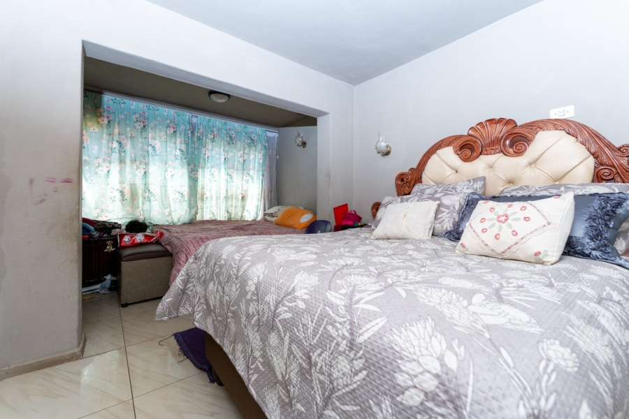 4 Bedroom Property for Sale in Zakariyya Park Gauteng