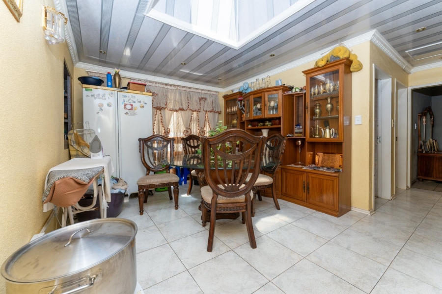 4 Bedroom Property for Sale in Zakariyya Park Gauteng