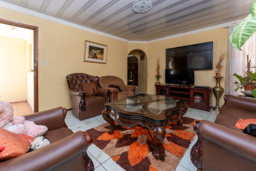 4 Bedroom Property for Sale in Zakariyya Park Gauteng