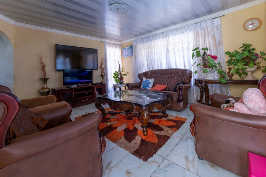 4 Bedroom Property for Sale in Zakariyya Park Gauteng