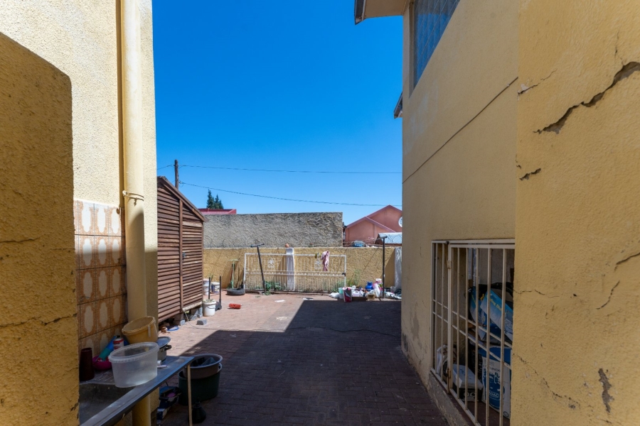 4 Bedroom Property for Sale in Zakariyya Park Gauteng