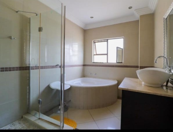 5 Bedroom Property for Sale in Summerset Gauteng