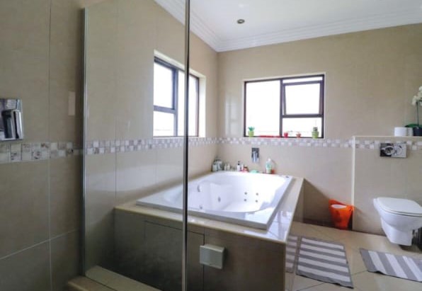 5 Bedroom Property for Sale in Summerset Gauteng