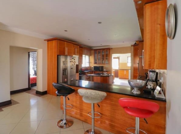 5 Bedroom Property for Sale in Summerset Gauteng