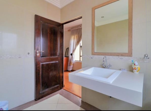 5 Bedroom Property for Sale in Summerset Gauteng