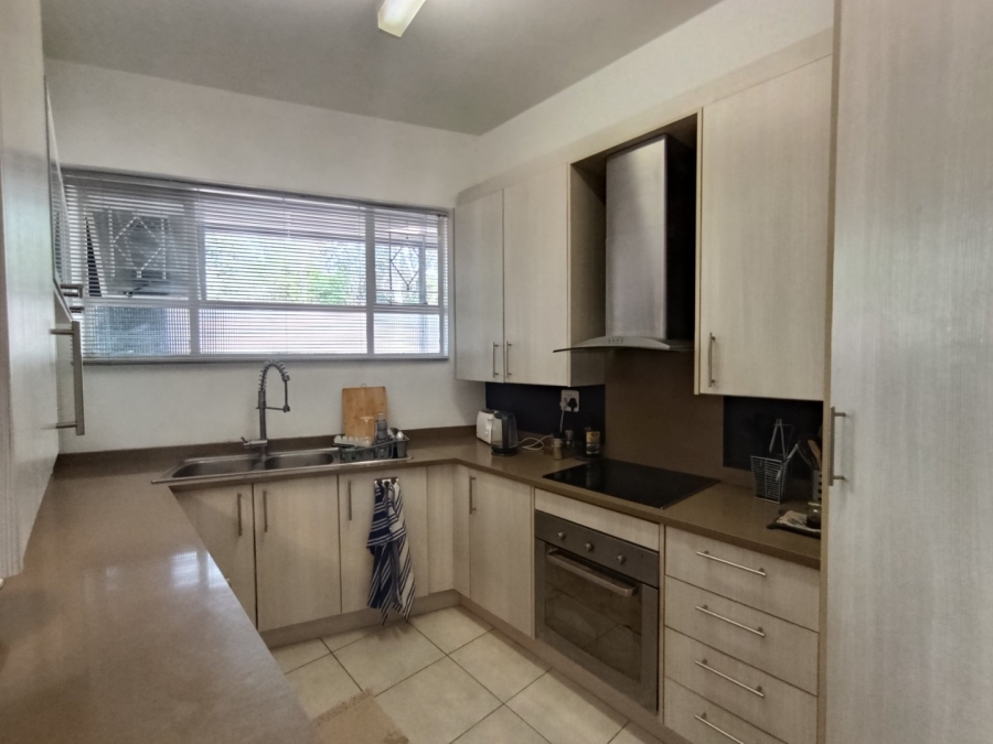 To Let 2 Bedroom Property for Rent in Illovo Gauteng