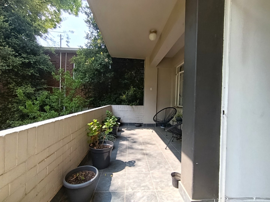 To Let 2 Bedroom Property for Rent in Illovo Gauteng