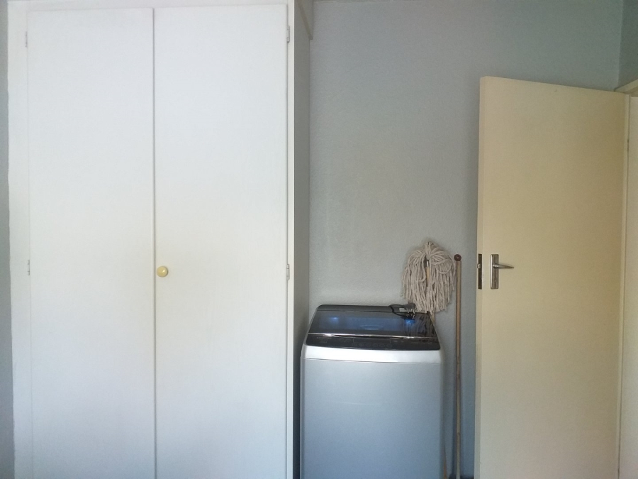 To Let 2 Bedroom Property for Rent in Paulshof Gauteng