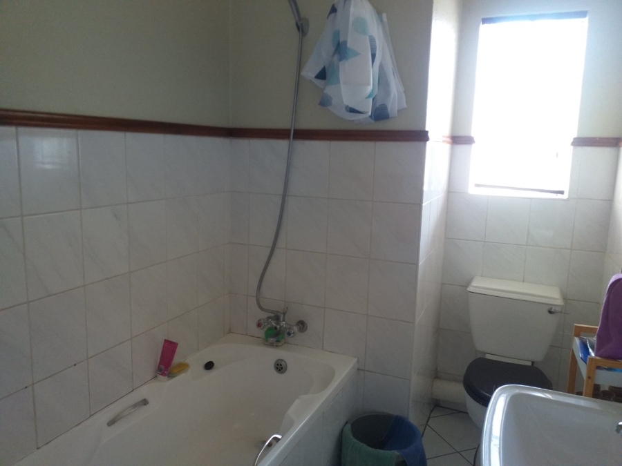 To Let 2 Bedroom Property for Rent in Paulshof Gauteng