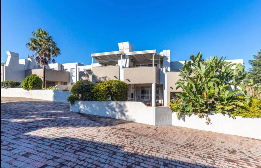 To Let 2 Bedroom Property for Rent in Bryanston Gauteng