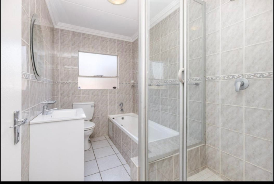 To Let 2 Bedroom Property for Rent in Bryanston Gauteng