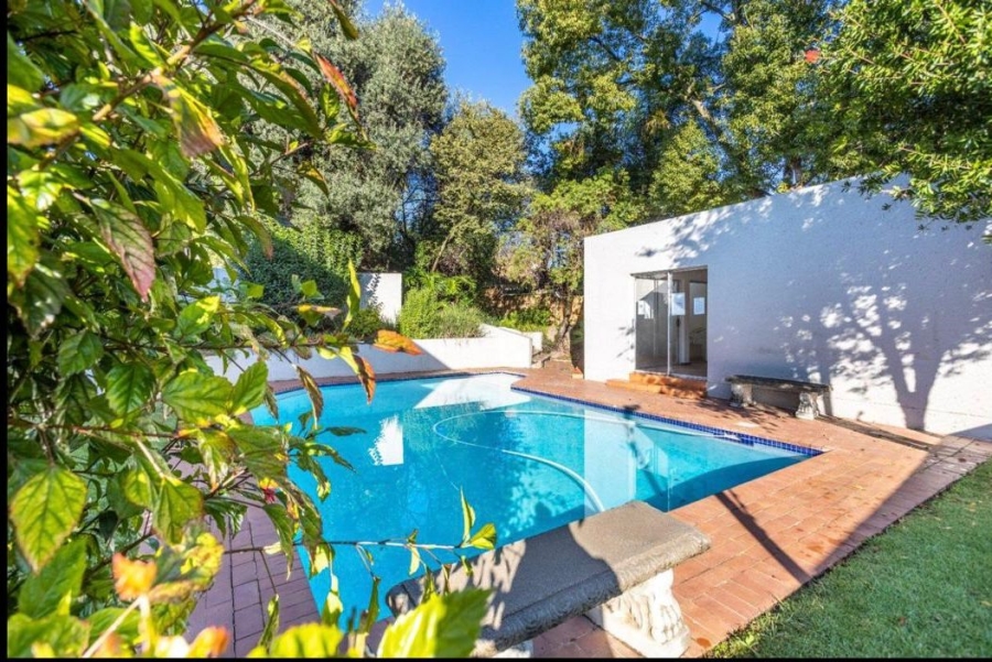 To Let 2 Bedroom Property for Rent in Bryanston Gauteng