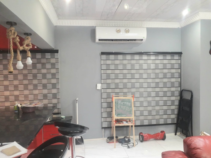 6 Bedroom Property for Sale in Lenasia Ext 1 Gauteng