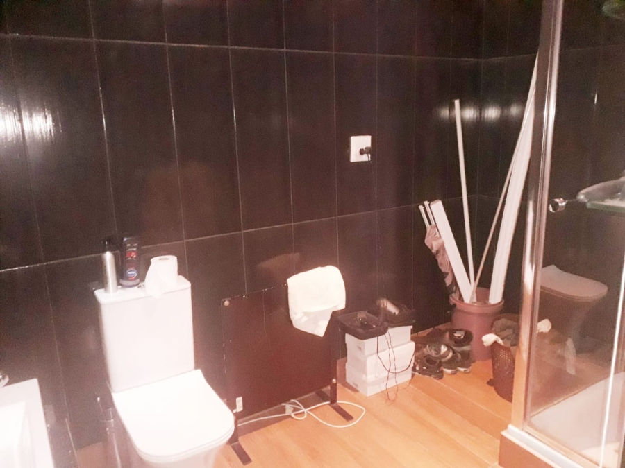 6 Bedroom Property for Sale in Lenasia Ext 1 Gauteng