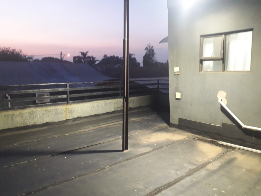 6 Bedroom Property for Sale in Lenasia Ext 1 Gauteng