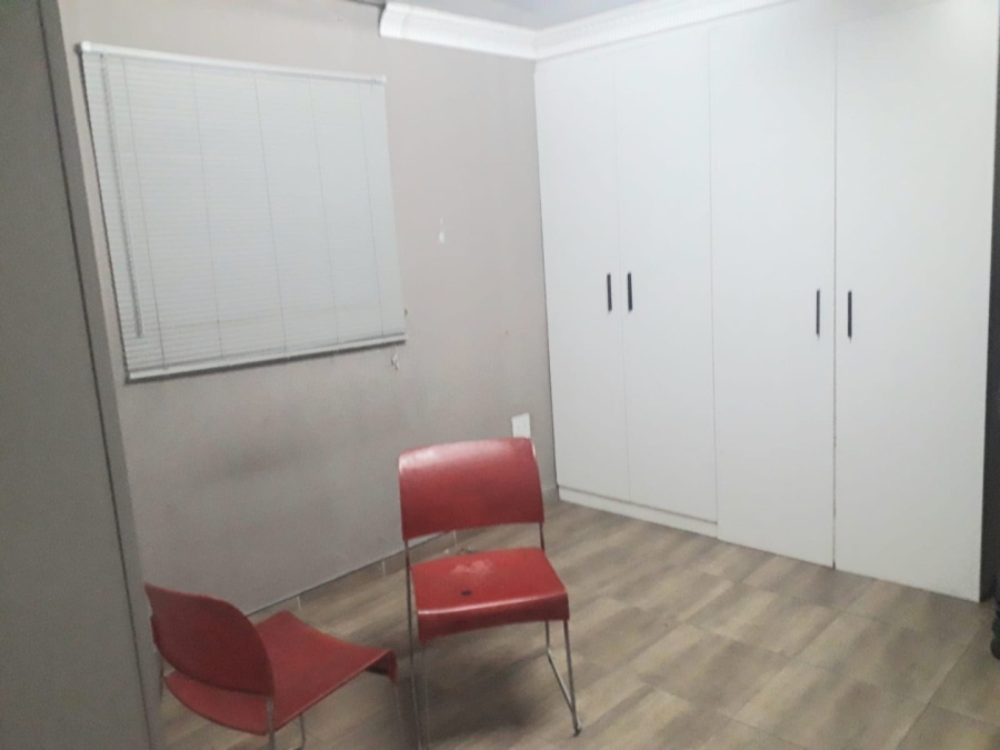 6 Bedroom Property for Sale in Lenasia Ext 1 Gauteng