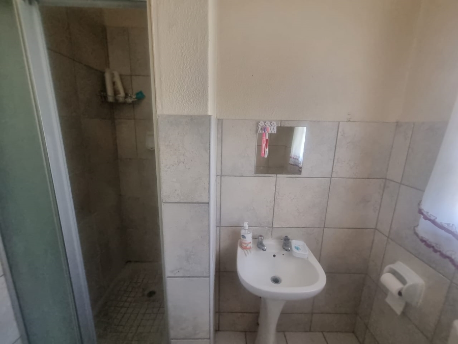 2 Bedroom Property for Sale in Linmeyer Gauteng