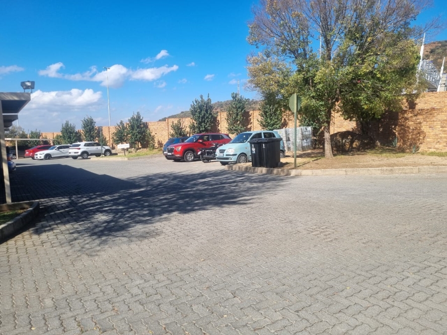 2 Bedroom Property for Sale in Linmeyer Gauteng