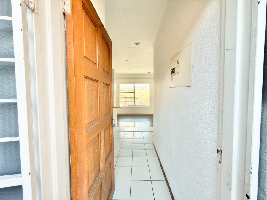 2 Bedroom Property for Sale in Linmeyer Gauteng