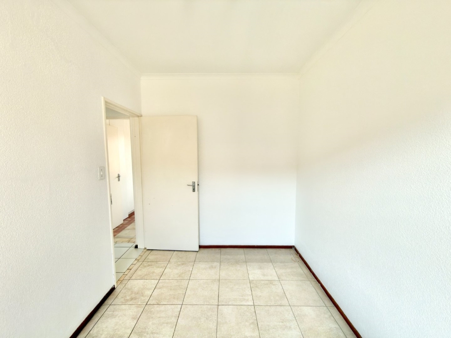 2 Bedroom Property for Sale in Linmeyer Gauteng