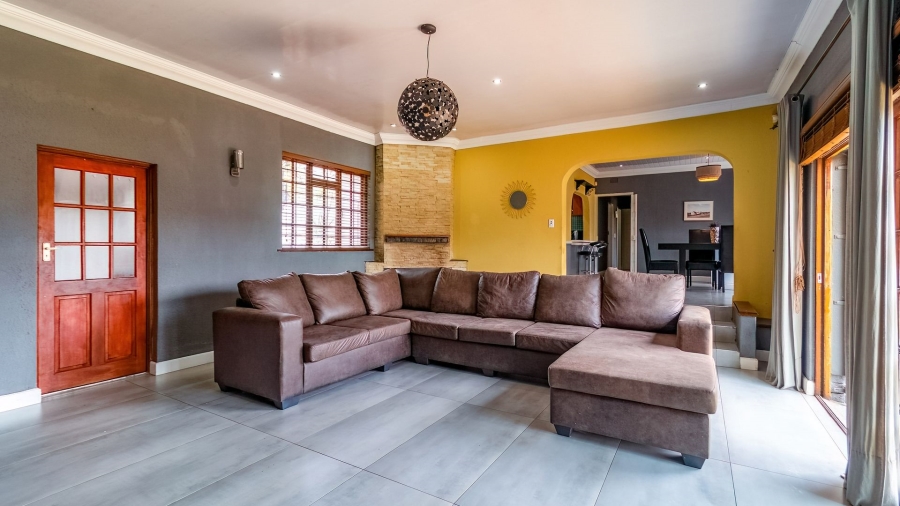5 Bedroom Property for Sale in Elandspark Gauteng