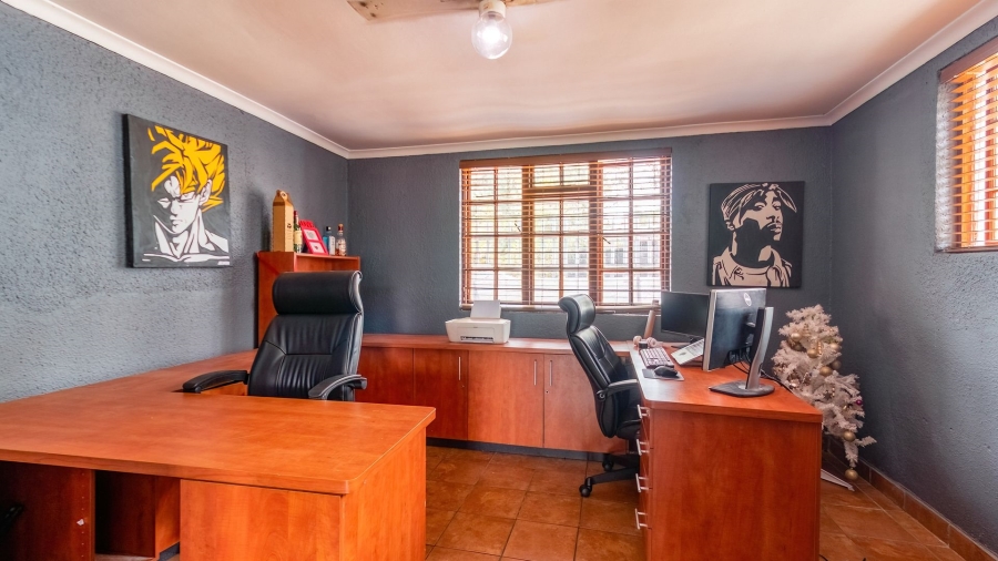 5 Bedroom Property for Sale in Elandspark Gauteng